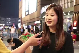 女生夏天穿短裤的真正目的是什么？美女一针见血，男人该心动了