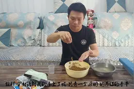 玩黑坑时，开搓饵的方法你做的对吗？看看钓鱼达人是怎么操作的