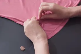 原来衣服长了只需一粒扣子就能改短，新颖又漂亮，现在知道还不晚视频封面