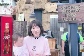 美国圣地亚哥：12美金一只的鸡腿有多大，你能吃几个😍视频封面