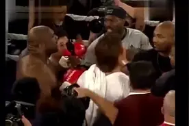 巨无霸萨普挑战拳王泰森，场面混乱 二十多人“拉不住”！