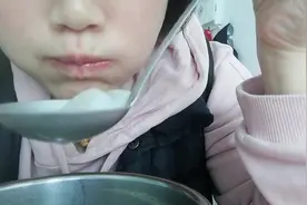 四十多天宝宝胀气难受，妈妈做了什么让宝宝轻松不胀气