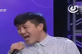 小伙一首高音《我相信》，姜老师都听陶醉了，居然跟着左右摇摆