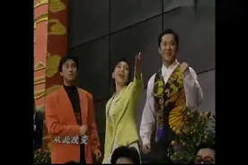 林萍深情演唱《拥抱明天》MV，80后的回忆，真是太经典了