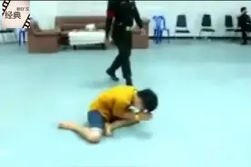 超爆笑 泰国征兵现场 抽签入伍 黑签红签命运大不同