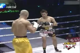一龙被桑猜踢裆，疼的直摇头，缓过来后直接发怒“解决”对手视频封面