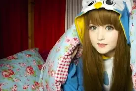 世界上最白的女孩，太阳光下血管都看的见，被千万粉丝视为女神！视频封面