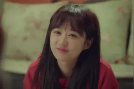 韩剧：张娜拉妈妈突然把她叫起床喝酒 两人喝嗨了还合唱了一首！视频封面