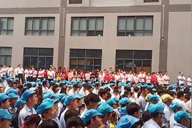 东莞塘厦这个厂看下妹子多不多，很多年轻小子奔着讨老婆而进厂