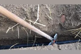 农村要通自来水，看看管道怎么弄