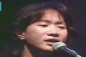 20多年只有一人听懂黄家驹一首歌，花5万买下版权如今狠赚十几亿视频封面