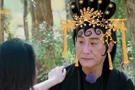 梁家辉回忆跟张国荣唱《双飞燕》，两女儿始终不会演戏终于惹怒他视频封面