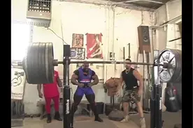 Ronnie Coleman- 随便一玩就是800lb，总重362公斤，怪兽！视频封面