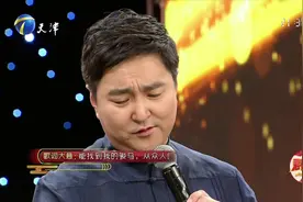 呼斯楞现场演唱蒙古族歌曲，欢快节奏带动全场气氛！