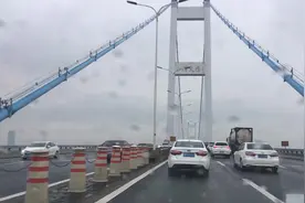 大桥过个长江怎么这么困难，江阴大桥有哪一天是不堵车的吗？视频封面
