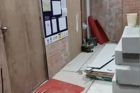 营业中的大商场，白天不让施工，要到晚下十点钟以后才能施工视频封面