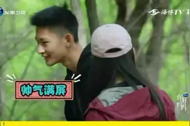 金牌制作人黄澜带两个孩子上节目，儿子比妈妈还高，太帅了视频封面