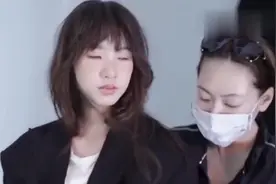 综艺日常：女儿拍杂志，小S全程陪同耐心指导，忍不住赞：好时尚视频封面