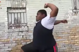 总算找到火遍抖音的“黑人小胖跳舞”BGM了，画面有魔性了