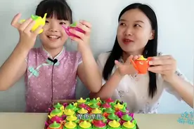 小姐姐吃趣味糖果“神灯壶糖”，小杯子茶壶饮料和糖果超赞