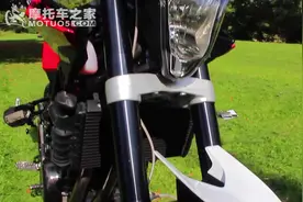 胡斯瓦纳 Nuda 900R实拍，外观战斗力爆表，声浪也不低调！