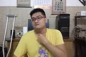 双拐小伙27岁了，还没女朋友，父母以后老了怎么办，想到这头很乱视频封面