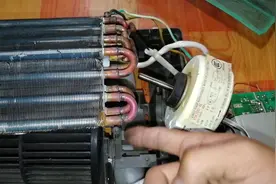 挂壁空调内机异响，大部分都是电机问题，小伙教你拆装方法