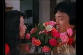 钟镇涛与成龙老婆林凤娇好甜蜜！1980年台湾的别墅就这么漂亮了？视频封面