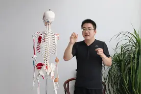 脖子转起来会有“咯嘣”或“沙沙”的响声，这是怎么回事？