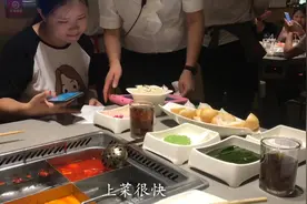 女朋友非要吃海底捞，原来大学生有69折，结果打完折也要两百多
