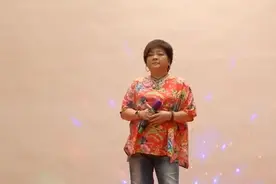 香港胖姐翻唱经典老歌《知道不知道》，声音真不错，好听哦！