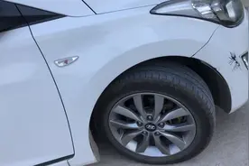 刚拿驾驶证就租一辆车体验，考了一年的驾驶证，小伙技术还可以视频封面