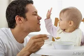 为什么宝宝总是喜欢打人脸？爱“打人”的孩子，父母该这样教图片