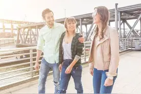 17岁那年，我看上了和姐姐相亲的男人，姐姐的做法，让我恨死她了图片