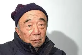 「人文」《宰相刘罗锅》中、嗜酒如命的“六王爷”，去世12年了图片