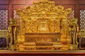 “龙椅”真是由金子打造的吗？为什么慈禧、袁世凯都不敢坐它？图片