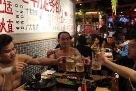 江西夫妻开烤肉店，利用“半价”折扣，年赚130万，这思路没毛病图片