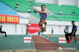 2021田径分区邀请赛肇庆收官 曾蕊创中国女子三级跳远六年来最佳成绩图片