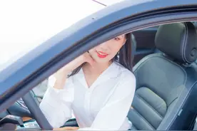 谁说帕萨特呆板不时尚？这套车机系统可谓同级最先进，体验后爱了图片