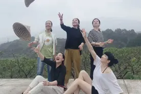 一群快乐的宁德福安女人追求平淡就是真图片