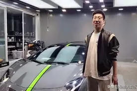 没钱花“在石250”卖车，含泪道别兰博基尼SVJ，800万卖给蓝战非图片