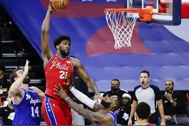 詹姆斯职业生涯6次恶犯全纪录，曾“锁喉”韦德肘击希伯特图片