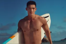 毛若懿的身材也太好了吧！身材匀称，八块腹肌也很令人心动图片