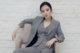 首次直播4个小时赚取2000万，李小璐的人生简直就是开了挂！图片