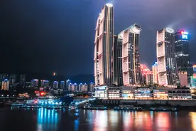 重庆来福士，曾被评为十大中国最丑建筑的第一名，但深受游客欢迎图片