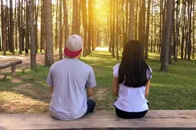 男友给我买名牌包，说我爱你，一辈子不分开，我还是选择离开了他图片