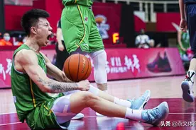 回到CBA很明智！22岁天才用1年征服辽宁男篮，场外坐拥高颜值女友图片