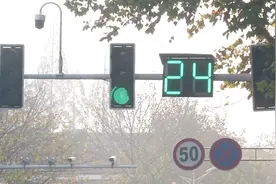 新国标信号灯你真的会走吗？极易做错扣6分，老司机分享正确走法图片