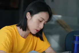 孙莉晒黄磊视角母女合照，15岁多多气质长相复刻妈妈，越来越美图片