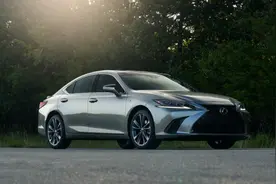 一拳打在棉花上？说的就是雷克萨斯ES对比奥迪A4L图片